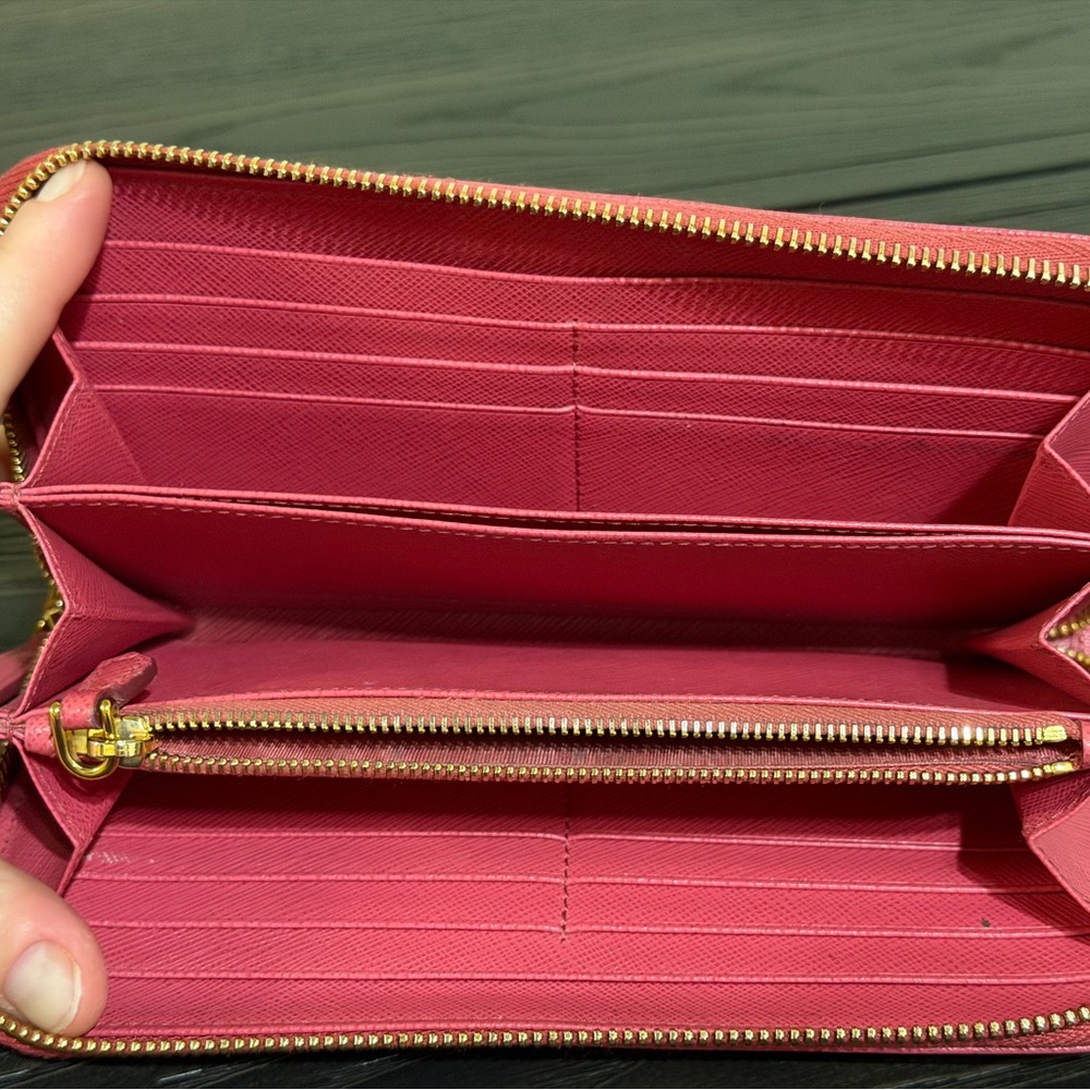 Prada Large Fuchsia Saffiano Leather Zip Wallet - COA included - Picture 3 of 7